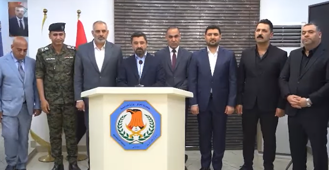 على خلفية حادثة هروب نزيلين من سجن الحلة… وزير العدل يعلن من محافظة بابل عن إلقاء القبض على النزيلين الفارين ويوجّه بإعفاء مدير السجن ومعاونيه وتشكيل لجنة تحقيقية مشتركة بين العدل والداخلية للتحقيق في الحادثة